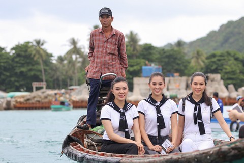 Hành trình từ trái tim trao sách đến vùng biển đảo Tây Nam - Ảnh 5. Hành trình từ trái tim trao sách đến vùng biển đảo Tây Nam - Ảnh 5.