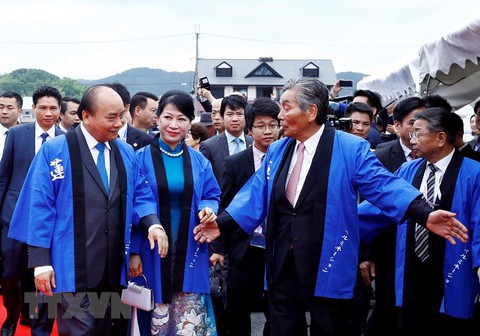 Thủ tướng đọc ca dao khi dự Lễ hội hoa sen Nhật - Việt - Ảnh 2. Thủ tướng đọc ca dao khi dự Lễ hội hoa sen Nhật - Việt - Ảnh 2.