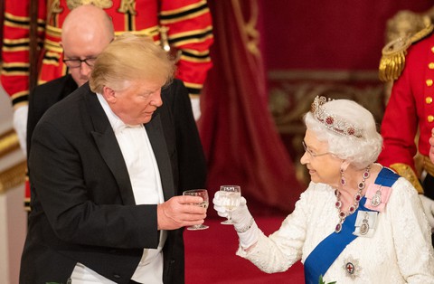 Nữ hoàng Anh tán tụng quan hệ Anh - Mỹ, Tổng thống Trump tán tụng Nữ hoàng - Ảnh 1. Nữ hoàng Anh tán tụng quan hệ Anh - Mỹ, Tổng thống Trump tán tụng Nữ hoàng - Ảnh 1.