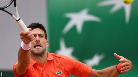 Đánh bại Struff, Djokovic đi vào lịch sử Roland Garros - Ảnh 1. Đánh bại Struff, Djokovic đi vào lịch sử Roland Garros - Ảnh 1.