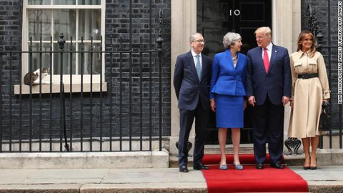 ‘Đối tượng’ duy nhất tiếp cận xe Quái thú của ông Trump: mèo Larry - Ảnh 2. ‘Đối tượng’ duy nhất tiếp cận xe Quái thú của ông Trump: mèo Larry - Ảnh 2.