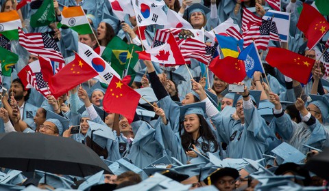 Mỹ thừa nhận siết visa, chỉ đón du học sinh Trung Quốc tới để học - Ảnh 2. Mỹ thừa nhận siết visa, chỉ đón du học sinh Trung Quốc tới để học - Ảnh 2.