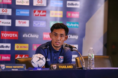 King’s Cup 2019: Tiền đạo Dangda bỡ ngỡ khi đối mặt ‘đồng đội’ Văn Lâm - Ảnh 2. King’s Cup 2019: Tiền đạo Dangda bỡ ngỡ khi đối mặt ‘đồng đội’ Văn Lâm - Ảnh 2.