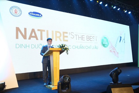 Vinamilk ra mắt sữa công thức Organic cho trẻ chuẩn châu Âu - Ảnh 2. Vinamilk ra mắt sữa công thức Organic cho trẻ chuẩn châu Âu - Ảnh 2.