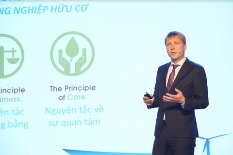 Vinamilk ra mắt sữa công thức Organic cho trẻ chuẩn châu Âu - Ảnh 3. Vinamilk ra mắt sữa công thức Organic cho trẻ chuẩn châu Âu - Ảnh 3.