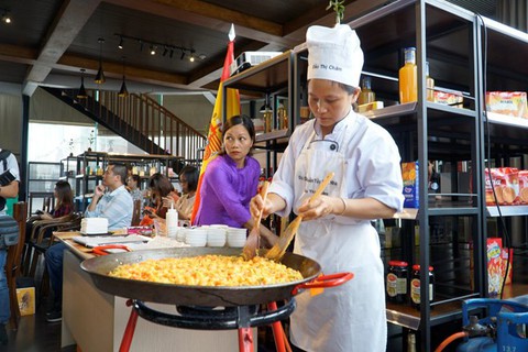 Ngày Tapa thế giới quảng bá ẩm thực Tây Ban Nha - Ảnh 1. Ngày Tapa thế giới quảng bá ẩm thực Tây Ban Nha - Ảnh 1.