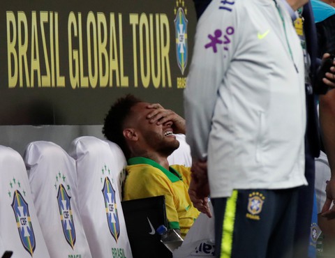 Neymar chấn thương, có nguy cơ lỡ hẹn Copa America - Ảnh 2. Neymar chấn thương, có nguy cơ lỡ hẹn Copa America - Ảnh 2.