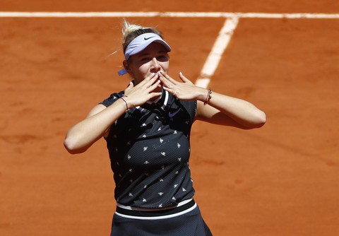 Sốc ở Roland Garros: tay vợt 17 tuổi hạ đương kim vô địch - Ảnh 1. Sốc ở Roland Garros: tay vợt 17 tuổi hạ đương kim vô địch - Ảnh 1.