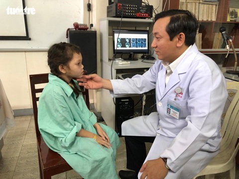 Trả lại ánh sáng cho bé gái bị khối u xâm lấn mắt - Ảnh 1. Trả lại ánh sáng cho bé gái bị khối u xâm lấn mắt - Ảnh 1.