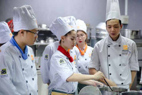 Cơ hội và thách thức cho đầu bếp thời đại 4.0 - Ảnh 1. Cơ hội và thách thức cho đầu bếp thời đại 4.0 - Ảnh 1.