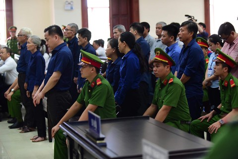 Y án Trần Phương Bình và Vũ nhôm, giảm án cho 4 thuộc cấp - Ảnh 3. Y án Trần Phương Bình và Vũ nhôm, giảm án cho 4 thuộc cấp - Ảnh 3.