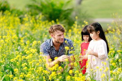 Hãy để con có một mùa hè kỳ lạ - Ảnh 2. Hãy để con có một mùa hè kỳ lạ - Ảnh 2.
