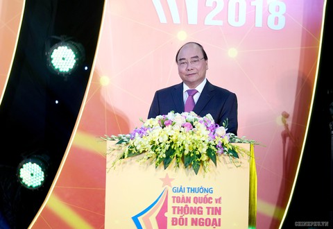 Thủ tướng Nguyễn Xuân Phúc: Đấu tranh chống các luận điệu xuyên tạc, sai trái - Ảnh 1. Thủ tướng Nguyễn Xuân Phúc: Đấu tranh chống các luận điệu xuyên tạc, sai trái - Ảnh 1.