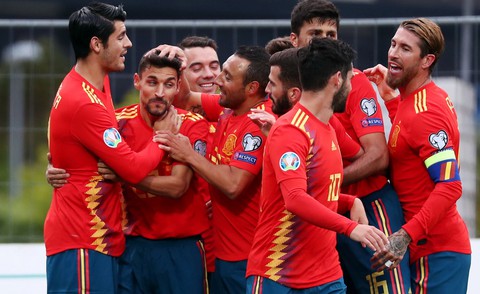 Tây Ban Nha đè bẹp Đảo Faroe ở vòng loại Euro 2020 - Ảnh 2. Tây Ban Nha đè bẹp Đảo Faroe ở vòng loại Euro 2020 - Ảnh 2.