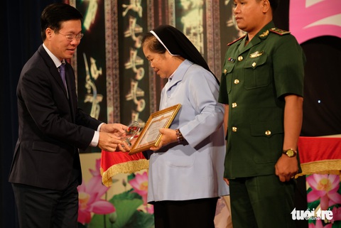 Học tập và làm theo tấm gương đạo đức Hồ Chí Minh: Ươm mầm điều thiện - Ảnh 1. Học tập và làm theo tấm gương đạo đức Hồ Chí Minh: Ươm mầm điều thiện - Ảnh 1.