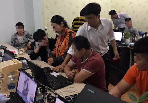 Trục xuất 35 người Trung Quốc tổ chức đánh bạc - Ảnh 1. Trục xuất 35 người Trung Quốc tổ chức đánh bạc - Ảnh 1.
