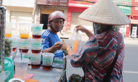 Nắng nóng uống ly khổng lồ: giảm nhịp tim, tăng đường huyết... như chơi - Ảnh 1. Nắng nóng uống ly khổng lồ: giảm nhịp tim, tăng đường huyết... như chơi - Ảnh 1.