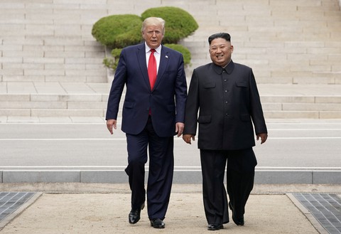 Gặp ông Kim ở DMZ: giây phút ngẫu hứng, thiếu tính chiến lược của ông Trump? - Ảnh 1. Gặp ông Kim ở DMZ: giây phút ngẫu hứng, thiếu tính chiến lược của ông Trump? - Ảnh 1.