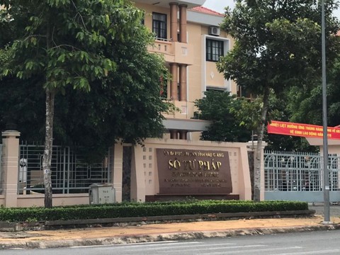 Cảnh cáo nguyên phó giám đốc Sở Tư pháp Hậu Giang - Ảnh 1. Cảnh cáo nguyên phó giám đốc Sở Tư pháp Hậu Giang - Ảnh 1.