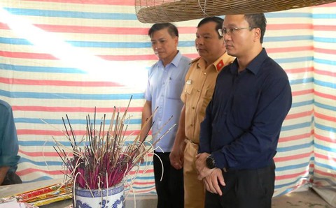 Lái ôtô không làm chủ tốc độ, gây tai nạn làm 3 em nhỏ tử vong - Ảnh 2. Lái ôtô không làm chủ tốc độ, gây tai nạn làm 3 em nhỏ tử vong - Ảnh 2.