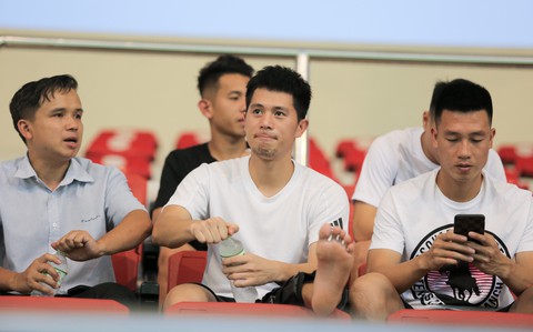 U23 Việt Nam thắng sát nút U18 tỉ số 1-0, HLV Park nhiều lần... lắc đầu - Ảnh 3. U23 Việt Nam thắng sát nút U18 tỉ số 1-0, HLV Park nhiều lần... lắc đầu - Ảnh 3.