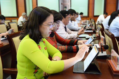 Bí thư Nguyễn Thiện Nhân hoan nghênh mô hình kỳ họp HĐND không giấy - Ảnh 6. Bí thư Nguyễn Thiện Nhân hoan nghênh mô hình kỳ họp HĐND không giấy - Ảnh 6.