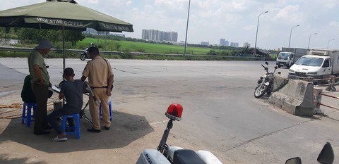 Đe dọa giết cán bộ kiểm dịch do… ‘hiểu lầm’ - Ảnh 1. Đe dọa giết cán bộ kiểm dịch do… ‘hiểu lầm’ - Ảnh 1.