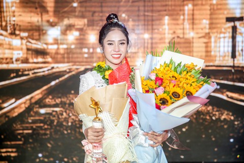 Phương Ý đăng quang Thần tượng bolero 2019 - Ảnh 1. Phương Ý đăng quang Thần tượng bolero 2019 - Ảnh 1.