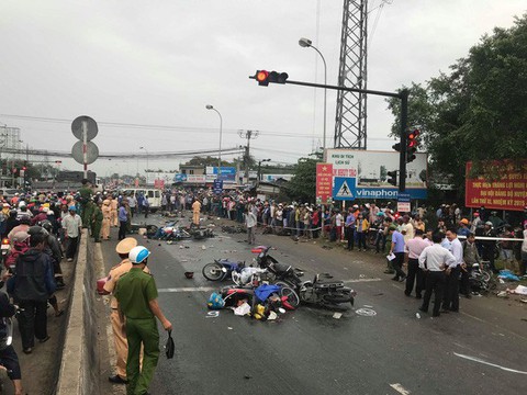 Ma men và nỗi đau sau những vụ tai nạn giao thông - Ảnh 1. Ma men và nỗi đau sau những vụ tai nạn giao thông - Ảnh 1.