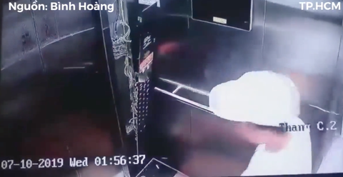 Một người Hàn đạp vỡ bảng điều khiển thang máy trong chung cư ở Sài Gòn - Ảnh 1. Một người Hàn đạp vỡ bảng điều khiển thang máy trong chung cư ở Sài Gòn - Ảnh 1.