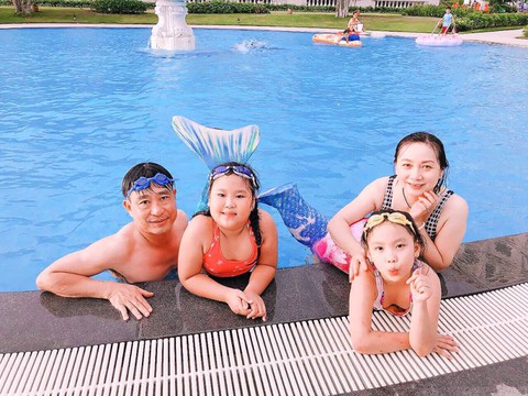 Huấn luyện kỹ năng chống đuối nước cho du khách nhí - Ảnh 1. Huấn luyện kỹ năng chống đuối nước cho du khách nhí - Ảnh 1.