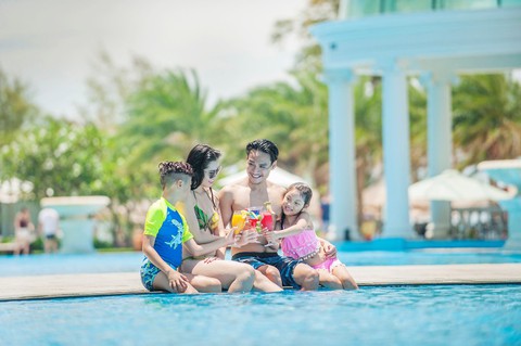 Huấn luyện kỹ năng chống đuối nước cho du khách nhí - Ảnh 9. Huấn luyện kỹ năng chống đuối nước cho du khách nhí - Ảnh 9.