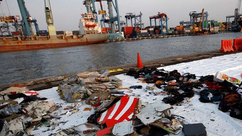 Gia đình các nạn nhân máy bay Boeing rơi bị lừa khi nhận bồi thường? - Ảnh 1. Gia đình các nạn nhân máy bay Boeing rơi bị lừa khi nhận bồi thường? - Ảnh 1.