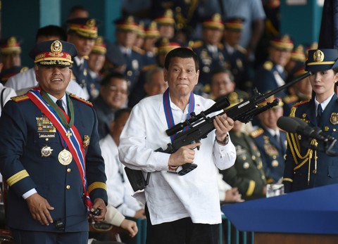 LHQ lập nhóm điều tra cuộc chiến chống ma túy của ông Duterte - Ảnh 1. LHQ lập nhóm điều tra cuộc chiến chống ma túy của ông Duterte - Ảnh 1.