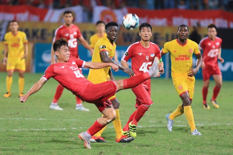 Nam Định và Quảng Nam thắng thuyết phục ở vòng 15 V-League 2019 - Ảnh 5. Nam Định và Quảng Nam thắng thuyết phục ở vòng 15 V-League 2019 - Ảnh 5.