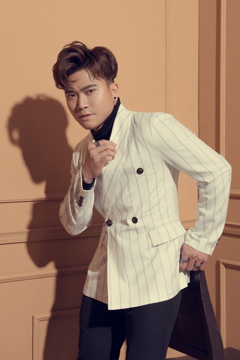 Khang Việt tung Chạy theo em sau một năm ấp ủ - Ảnh 2. Khang Việt tung Chạy theo em sau một năm ấp ủ - Ảnh 2.