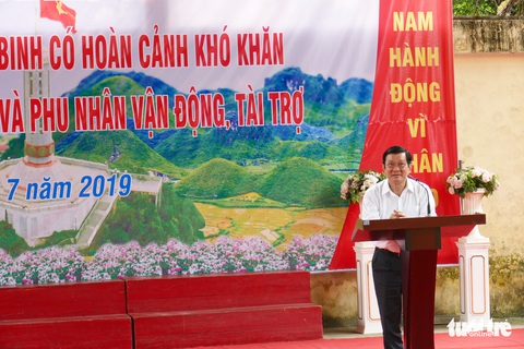 Ông Trương Tấn Sang thắp hương tại Đài tưởng niệm 468 Vị Xuyên - Ảnh 4. Ông Trương Tấn Sang thắp hương tại Đài tưởng niệm 468 Vị Xuyên - Ảnh 4.