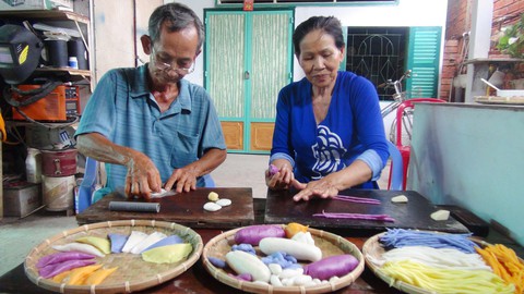 12 loại bánh dân gian ngon cỡ nào mà gia đình ông Trung nâng niu thế? - Ảnh 1. 12 loại bánh dân gian ngon cỡ nào mà gia đình ông Trung nâng niu thế? - Ảnh 1.