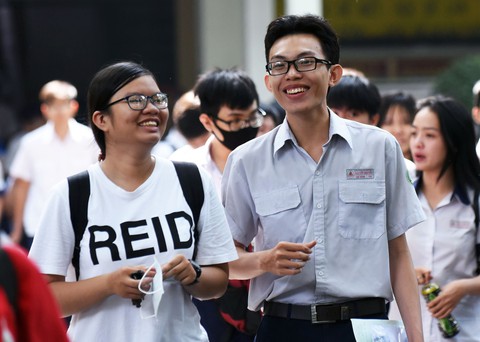 TP.HCM công bố điểm thi THPT quốc gia 2019 - Ảnh 1. TP.HCM công bố điểm thi THPT quốc gia 2019 - Ảnh 1.