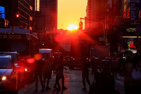 Cúp điện bất ngờ, thành phố New York tê liệt - Ảnh 1. Cúp điện bất ngờ, thành phố New York tê liệt - Ảnh 1.