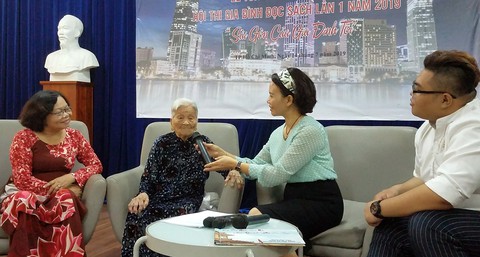 Khi cả nhà cùng dành tình yêu cho sách, cho Sài Gòn - Ảnh 3. Khi cả nhà cùng dành tình yêu cho sách, cho Sài Gòn - Ảnh 3.