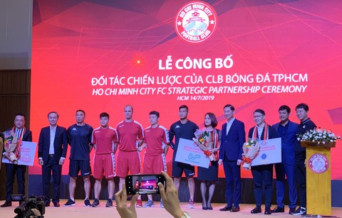 Vô địch V-League 2019, CLB TP.HCM sẽ được thưởng thêm ít nhất 2 tỉ đồng - Ảnh 1. Vô địch V-League 2019, CLB TP.HCM sẽ được thưởng thêm ít nhất 2 tỉ đồng - Ảnh 1.