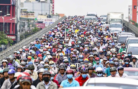 Dân số vàng và sinh kế cho người trẻ - Ảnh 1. Dân số vàng và sinh kế cho người trẻ - Ảnh 1.