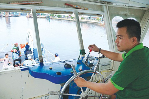 Sài Gòn và những chuyến phà chở bao chuyện đời - Ảnh 4. Sài Gòn và những chuyến phà chở bao chuyện đời - Ảnh 4.