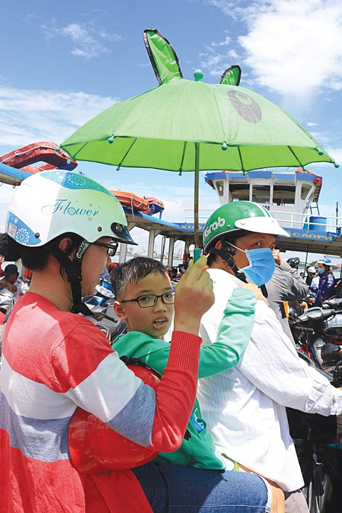 Sài Gòn và những chuyến phà chở bao chuyện đời - Ảnh 3. Sài Gòn và những chuyến phà chở bao chuyện đời - Ảnh 3.