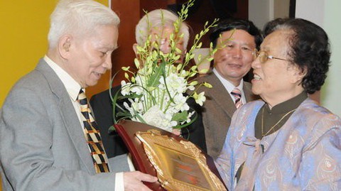 Nhớ GS Hoàng Tụy, thầy tóc bạc - lòng son - Ảnh 2. Nhớ GS Hoàng Tụy, thầy tóc bạc - lòng son - Ảnh 2.