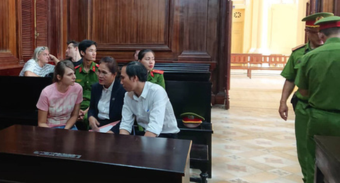 Đến TP.HCM môi giới bán dâm, một phụ nữ Nga lĩnh án 3 năm tù - Ảnh 2. Đến TP.HCM môi giới bán dâm, một phụ nữ Nga lĩnh án 3 năm tù - Ảnh 2.