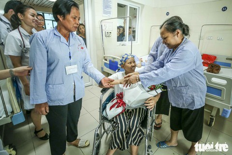 55 ngày diệu kỳ của mẹ Liên và bé Bình An - Ảnh 8. 55 ngày diệu kỳ của mẹ Liên và bé Bình An - Ảnh 8.
