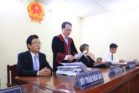 Phạt tú ông đường dây môi giới mại dâm ngàn đô 5 năm tù - Ảnh 1. Phạt tú ông đường dây môi giới mại dâm ngàn đô 5 năm tù - Ảnh 1.