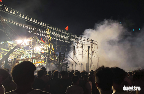 Tàu cá của ngư dân Nghệ An cháy dữ dội trong đêm - Ảnh 4. Tàu cá của ngư dân Nghệ An cháy dữ dội trong đêm - Ảnh 4.